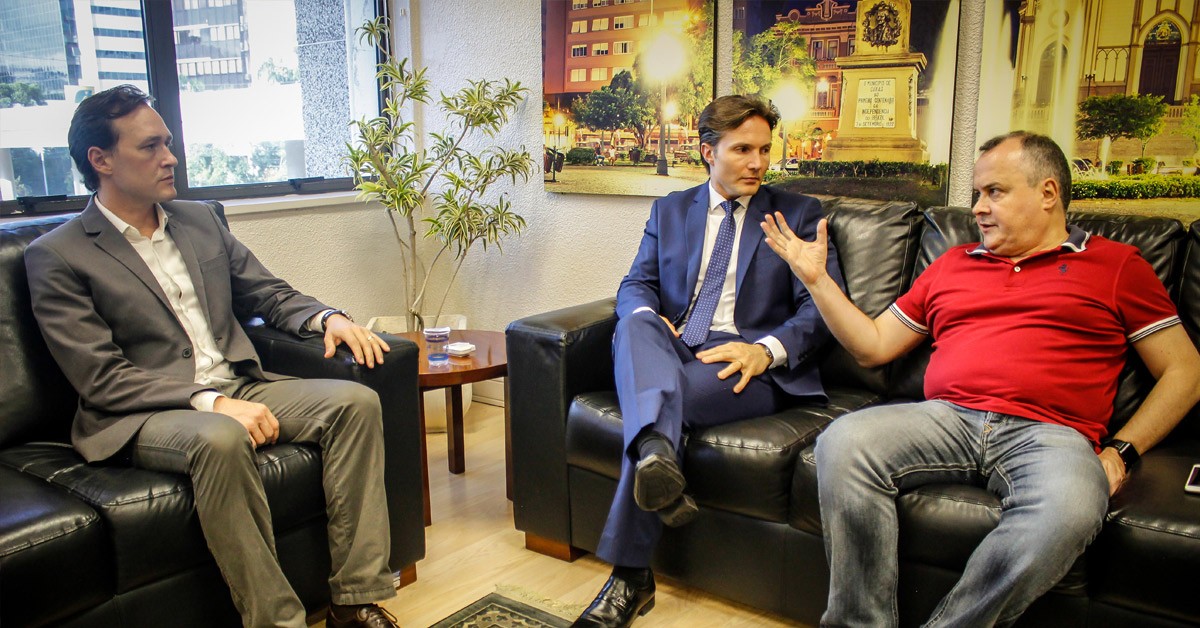 Vinicius Ribeiro realiza reunião com o prefeito Daniel Guerra