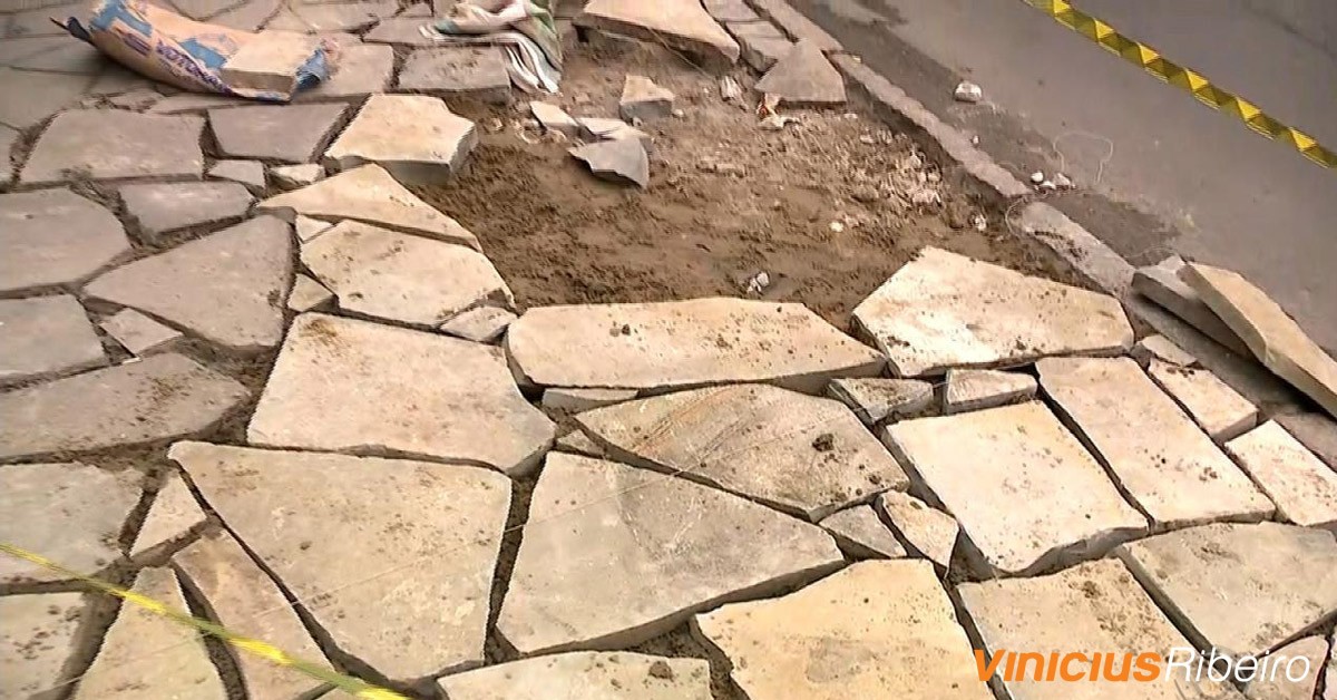 Há solução para as calçadas: espaço público de responsabilidade privada Há solução para as calçadas: espaço público de responsabilidade privada